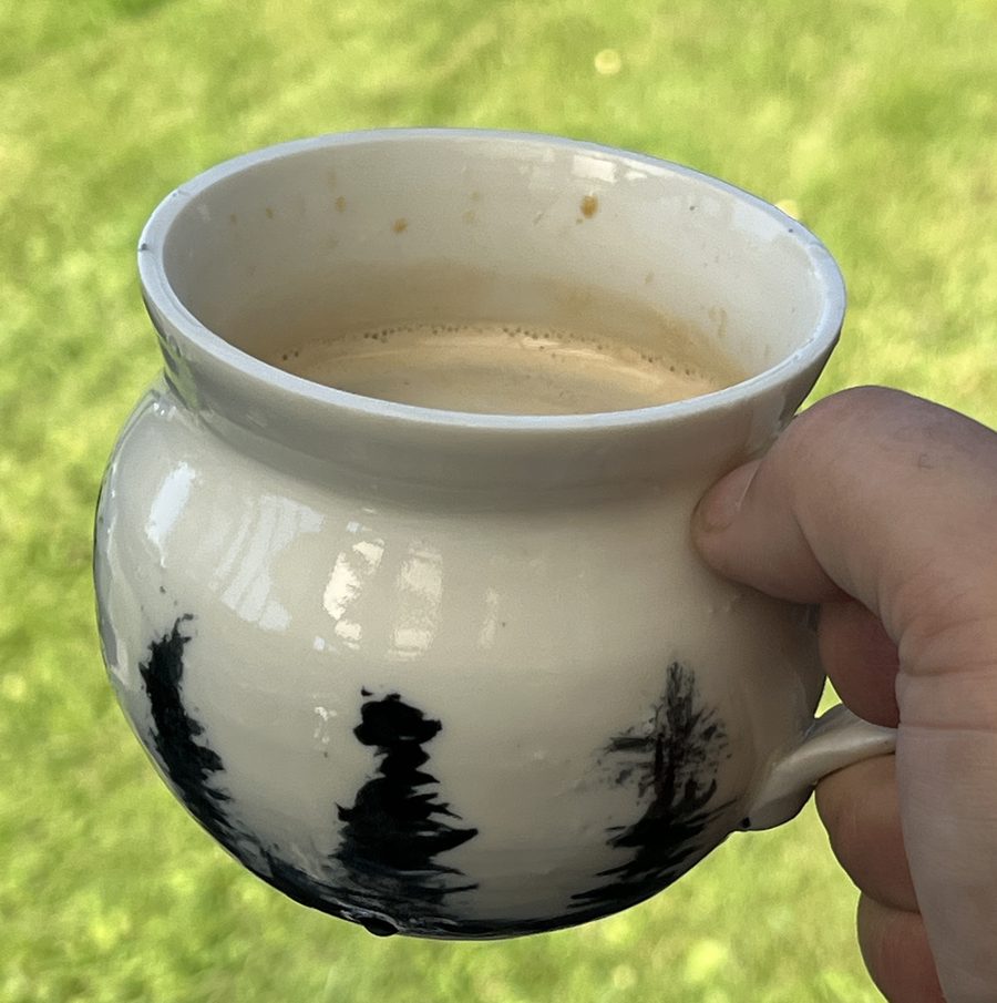 The finished glazed mug